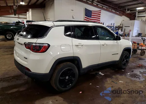 2019 Jeep Compass Latitude z USA, uszkodzony, nr VIN 3C4NJDBB4KT690639